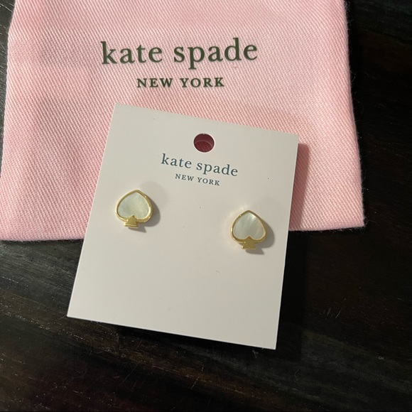 NWT Kate Spade stud earrings, mother of pearl, color cream multi